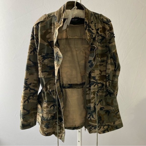 Fashion Nova s camouflage woman’s utitlity tie waist jacket long sleeve - Picture 5 of 17